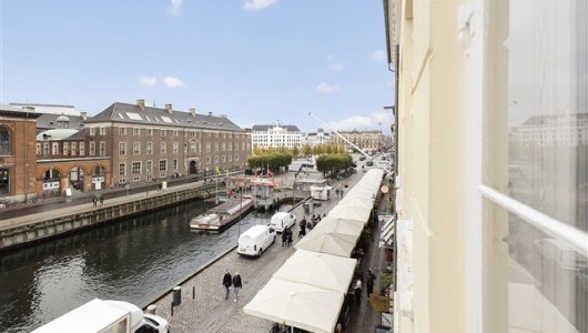 Lejlighed Charmerende 3 vær. lejlighed i historiske Nyhavn - kun internationale kunder