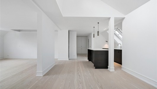 Lejlighed Enestående penthouse med tagterrasse