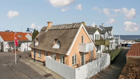 Hus/villa Fiskerhus ved Taarbæk Havn ca. 50 meter fra badebroen
