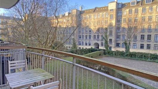 Lejlighed Hyggelig, møbleret 3V med altan – uden bopælsregistrering