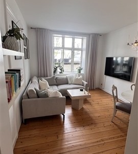 Værelse Hyggeligt værelse på Frederiksberg C ledigt, få minutter fra søerne og bylivet