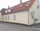Lejlighed Køge – Rebslagergade – i fredet ejendom – centralt beliggende nyistandsat, charmerende lejlighed i 2 etager med direkte adgang til hyggelig terrasse