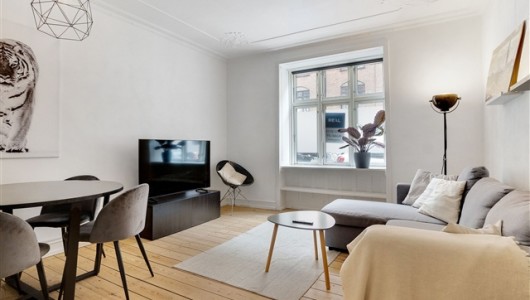 Lejlighed Lys og charmerende 2V lejlighed – møbleret og klar til indflytning