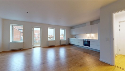 Lejlighed Lys og rummelig bolig i hjertet af Hillerød