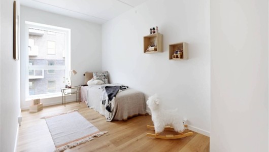 Hus/villa Lyst og moderne rækkehus med sydvendt have, terrasse, eget skur og gulvvarme i alle rum. Ingen bindingsperiode