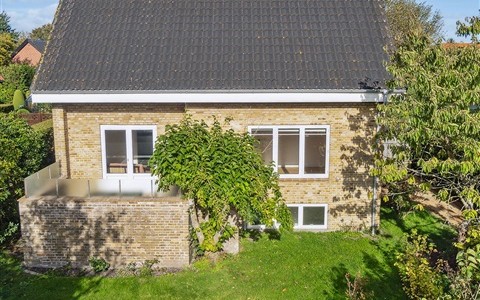 Hus/villa Renoveret 3 plans villa med skøn have, Aarhus N