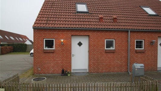 Hus/villa Rækkehus med lækker teresse og egen parkering  i centrum Horsens