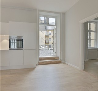 Lejlighed Skindergade, 121 m2, 3 værelser, 21.000 kr.