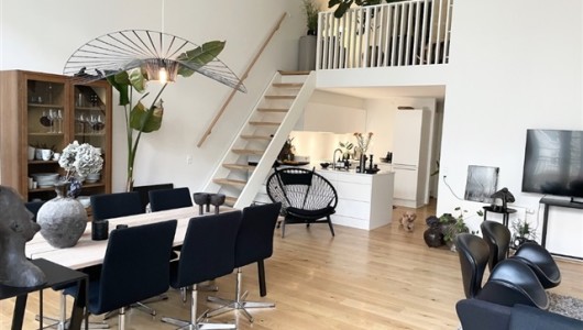 Lejlighed Usædvanlig liebhaverlejlighed i Salomons Palæ