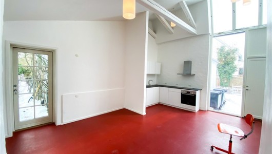 Lejlighed 2V atelier på villavej i Hellerup med privat terrasse Lejlighed 2V atelier på villavej i Hellerup med privat terrasse