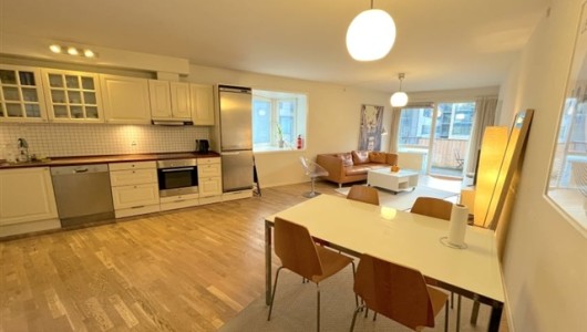 Værelse Bright furnished room with great roommates