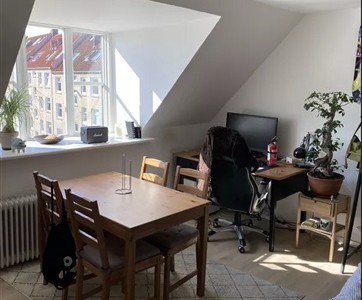 Lejlighed Charmerende værelse på Trøjborg