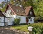 Hus/villa Familievenlig og fuldt møbleret villa ved furesø