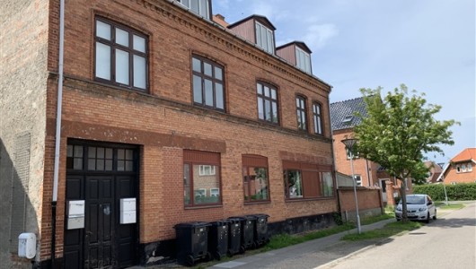 Lejlighed Flot 5 værelses lejl. på 125 m2 Lejlighed Flot 5 værelses lejl. på 125 m2