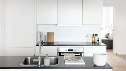 Lejlighed God 3-værelses lejlighed med moderne køkken-alrum, gulvarme i hele boligen og lyse materialer - Ingen bindingsperiode!