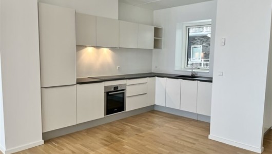 Lejlighed Lækker lejlighed med dejlig stor altan