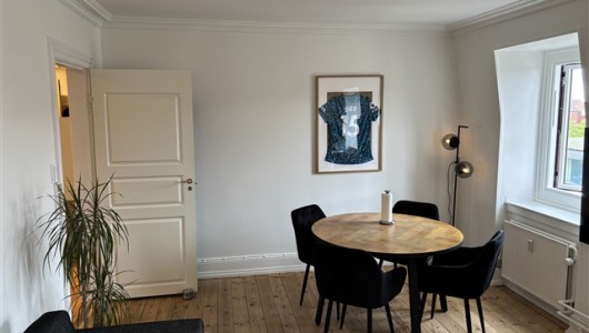 Lejlighed Møbleret lejlighed tæt på Metro & vandet. (8/6 - 30/6, 8.800 kr.)