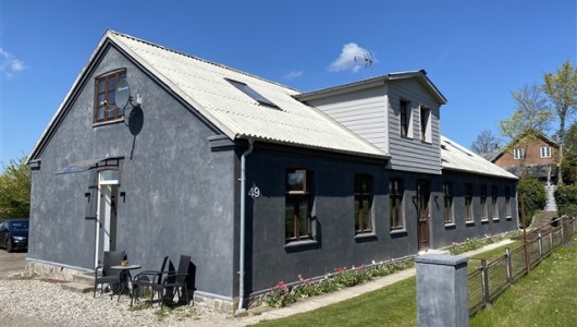 Lejlighed Totalrenoveret lejlighed med egen indgang