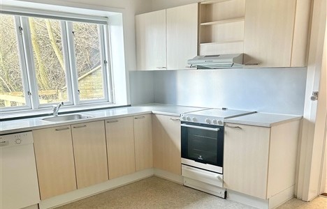 Lejlighed 3 vær. med udsigt over havneområde.