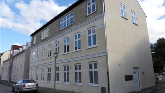 Lejlighed 3 værelses lejlighed  tæt på havnen.