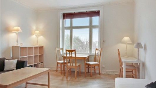 Lejlighed Charmerende lejlighed på Lille Strandvej – tæt på vandet og byen (kun expats)