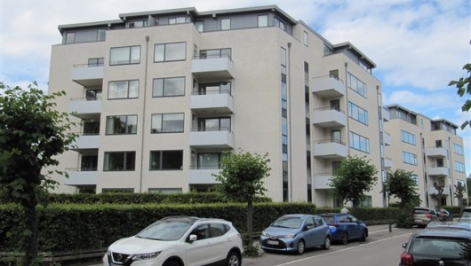 Lejlighed Esthersvej, 108 m2, 3 værelser, 18.000 kr.