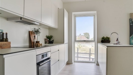 Lejlighed KUN 2 måneders depositium - Stor og lys hjørnelejlighed med fri udsigt Lejlighed KUN 2 måneders depositium - Stor og lys hjørnelejlighed med fri udsigt