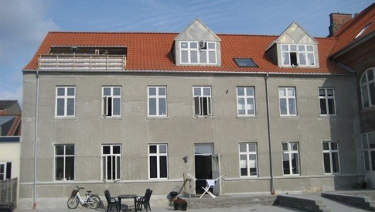 Lejlighed Lys og indflytningsklar 3-værelses på 79 m2 i klassisk ejendom med gårdmiljø