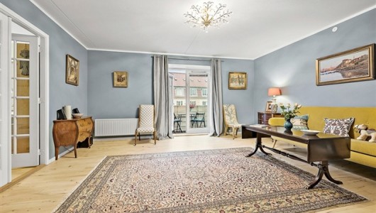 Lejlighed Lys og rummelig lejlighed med solrig altan og fleksibel planløsning