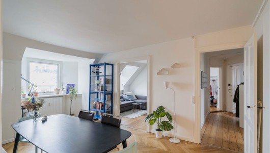 Lejlighed Lys og veldisponeret 3-værelses lejlighed på Halls Allé Lejlighed Lys og veldisponeret 3-værelses lejlighed på Halls Allé