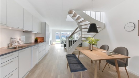 Hus/villa Moderne og lyst rækkehus i Malling