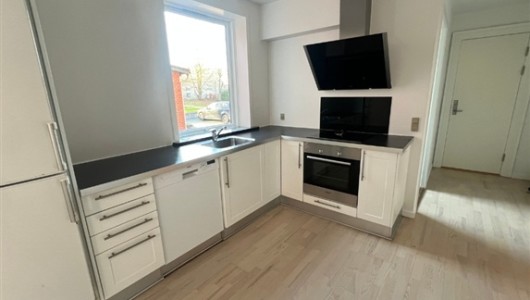 Lejlighed Nyistandsat 2 ‘er med lækkert og lyst køkken alrum Lejlighed Nyistandsat 2 ‘er med lækkert og lyst køkken alrum