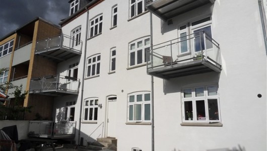 Lejlighed Nyrenoveret 2 værelses lejlighed på 87 m2 m/altan