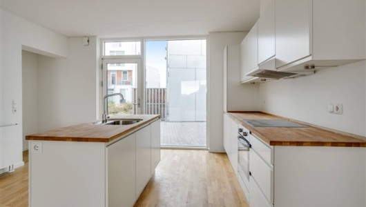 Lejlighed Rummelig 4-værelses lejlighed med centralt placering i Vanløse - Tæt på by, indkøb og offentlig transport.