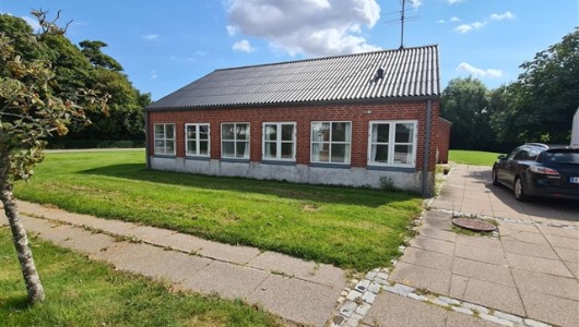 Hus/villa Skøn familievenlig villa i landsbyen Holbæk, nær 8950 Ørsted