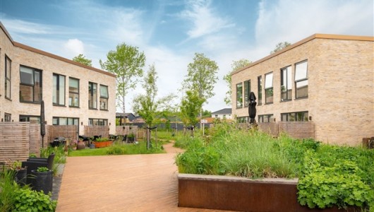 Hus/villa Skønt rækkehus i 2 plan med egen gårdhave