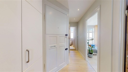 Lejlighed Velindrettet 2-værelses lejlighed beliggende på 4. sal i et attraktivt område på Nørrebro. Lejligheden kan lejes med valgfri møblering, så den kan tilpasses dine behov. Lejlighed Velindrettet 2-værelses lejlighed beliggende på 4. sal i et attraktivt område på Nørrebro. Lejligheden kan lejes med valgfri møblering, så den kan tilpasses dine behov.