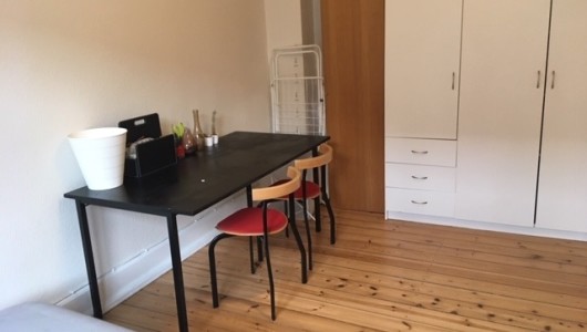 Delebolig 2 sammenhængende værelser, roligt på nørrebro