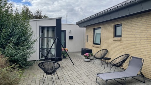 Lejlighed Anneks 2 V med terrasse udlejes Lejlighed Anneks 2 V med terrasse udlejes