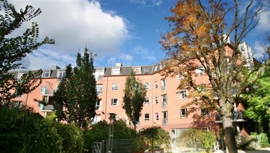 Lejlighed Lejlighed i 2 plan med udsigt over Fælledparken