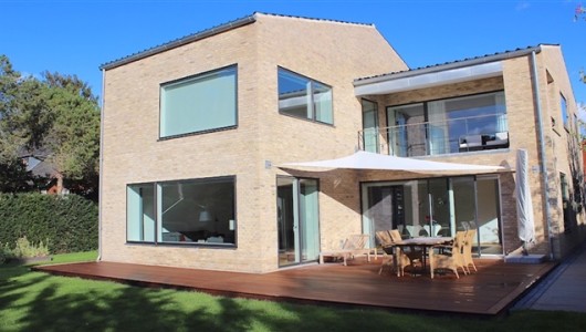 Hus/villa Lækker nyere villa med Bernstorffsparken som nabo Hus/villa Lækker nyere villa med Bernstorffsparken som nabo