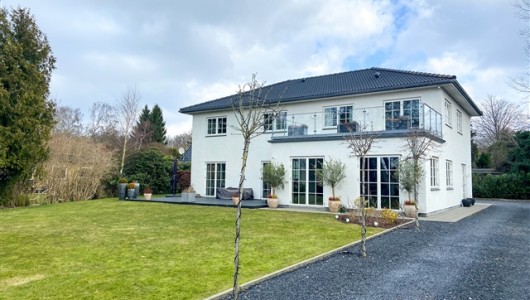 Hus/villa Palæ ejendom på 321 kvm med 6 soveværelser på en rolig beliggenhed