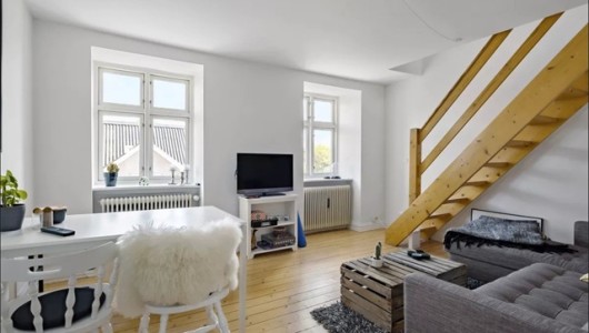 Lejlighed PÆN OG VELHOLDT 4-VÆRELSES LEJLIGHED I VEJGAARD