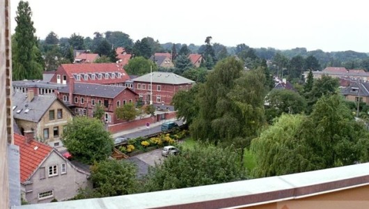 Lejlighed Skøn top lejlighed med tagterrasse - lys og luft. Ingen elevator evt. delelejlighed Lejlighed Skøn top lejlighed med tagterrasse - lys og luft. Ingen elevator evt. delelejlighed