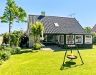 Hus/villa Stor villa centralt i Storkøbenhavn: for firmaer og private/Large villa in Greater Copenhagen for companies and private