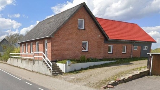 Hus/villa Stort hus i Simested