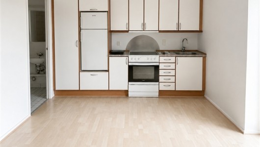 Lejlighed 1 vær. lejlighed på ca. 25 m2 med eget køkken og badeværelse Lejlighed 1 vær. lejlighed på ca. 25 m2 med eget køkken og badeværelse