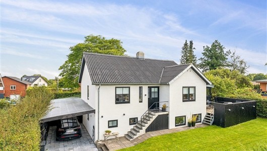 Hus/villa 4 værelses hus på 149 m² Hus/villa 4 værelses hus på 149 m²
