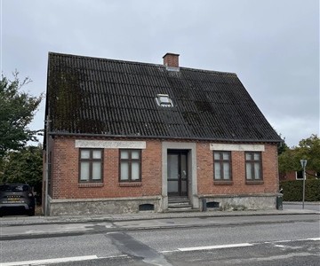 Lejlighed Fin 2-værelses tæt på vandet