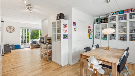 Hus/villa Flot og rummeligt rækkehus med tagterrasse Hus/villa Flot og rummeligt rækkehus med tagterrasse